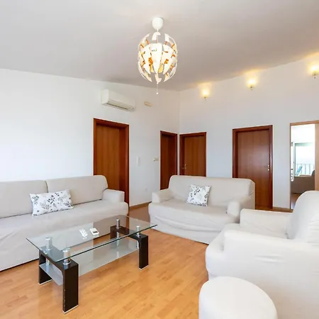 Stunning In Okrug Gornji