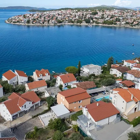 Amazing In Okrug Gornji With Wifi * Traù