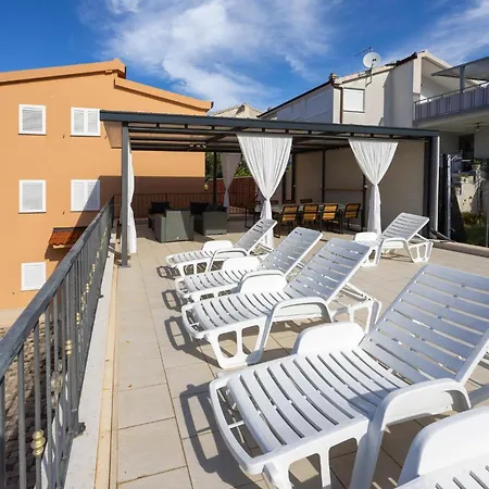 Amazing In Okrug Gornji With Wifi * Traù