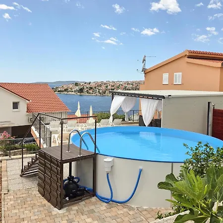 Appartamento Amazing In Okrug Gornji With Wifi