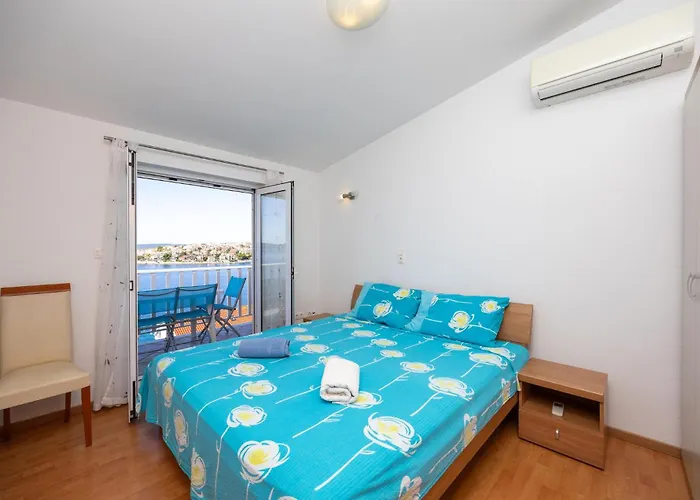 Stunning In Okrug Gornji Trogir