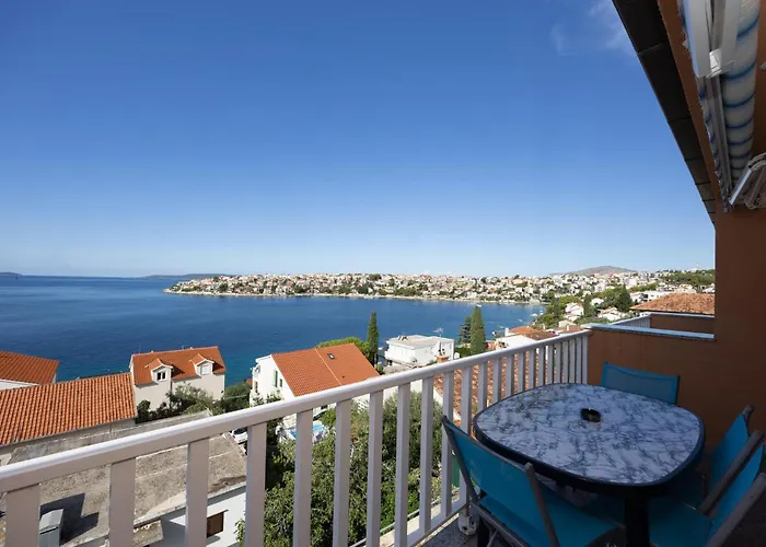 Stunning In Okrug Gornji Trogir