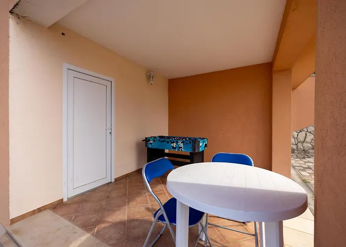 Stunning In Okrug Gornji Apartment Trogir