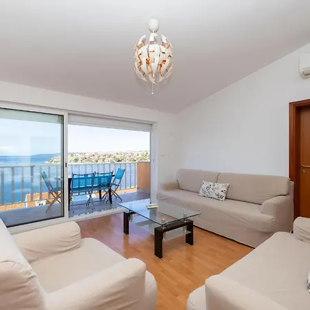 Stunning In Okrug Gornji * Трогір