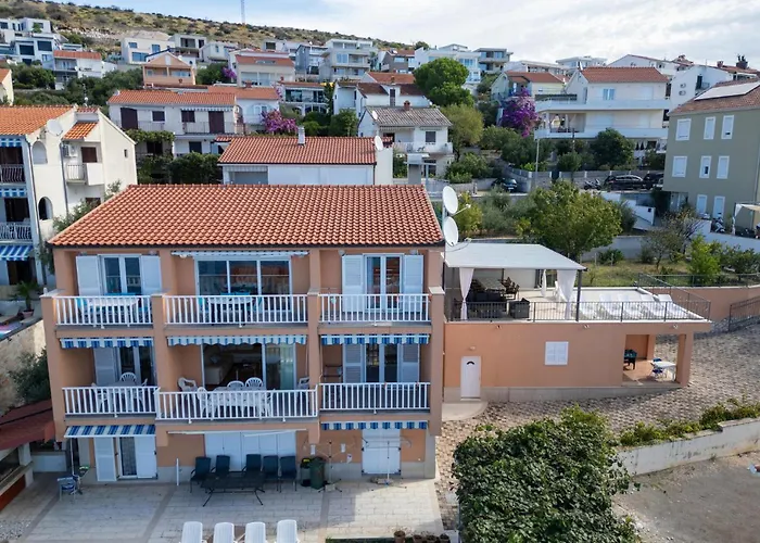 Stunning In Okrug Gornji Apartman *